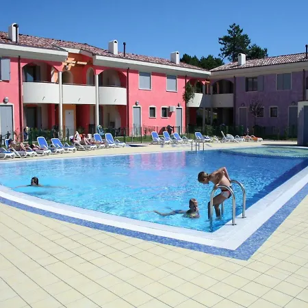 Charming Flat With Swimming Pool - Beahost Apartment