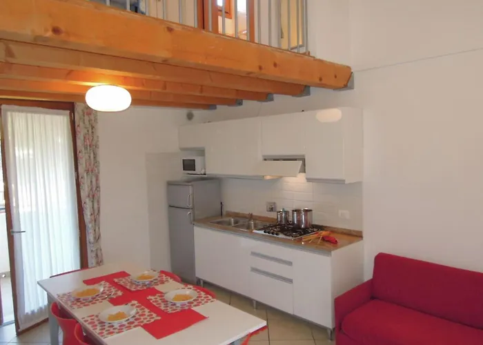 Апартаменты Charming Flat With Swimming Pool Бибионе