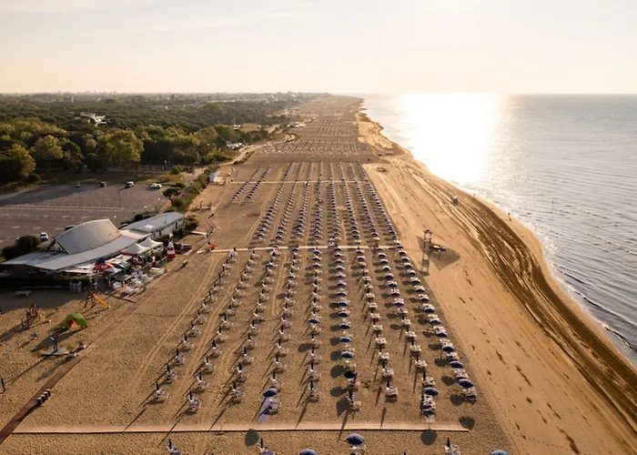 Апартаменты Charming Flat With Swimming Pool Бибионе