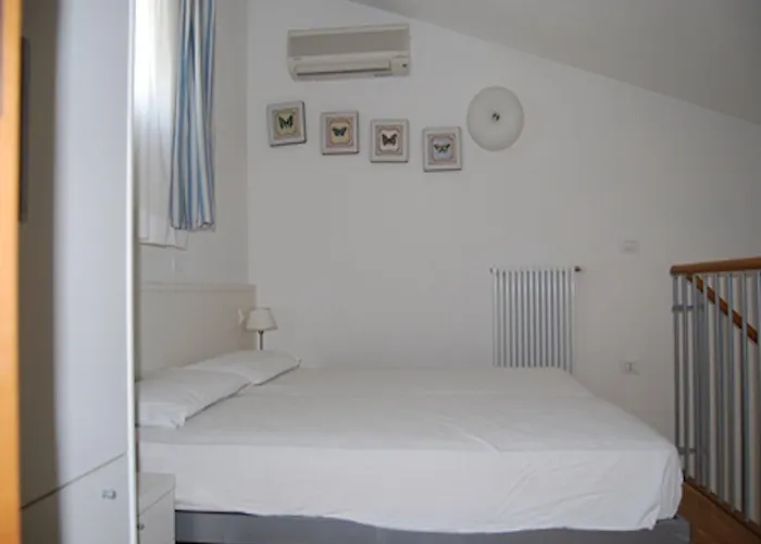 Апартаменты Charming Flat With Swimming Pool Бибионе