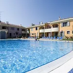 Daire Charming Flat With Swimming Pool