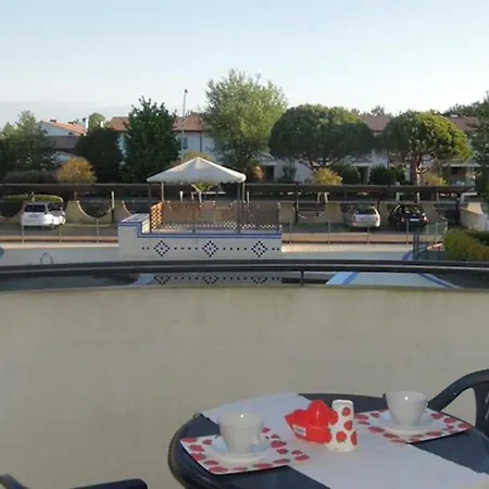 Charming Flat With Swimming Pool * 비비오네