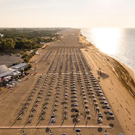 Апартаменти Charming Flat With Swimming Pool Бібіоне