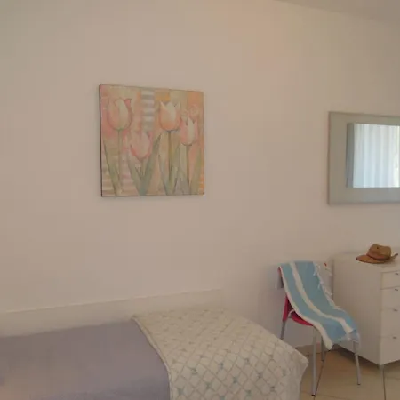 Charming Flat With Swimming Pool 비비오네