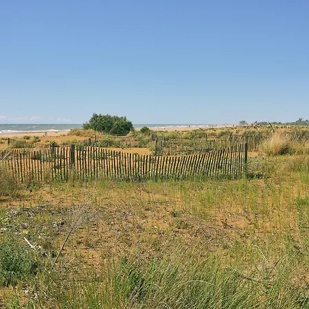 Charming Flat With Swimming Pool Апартаменти