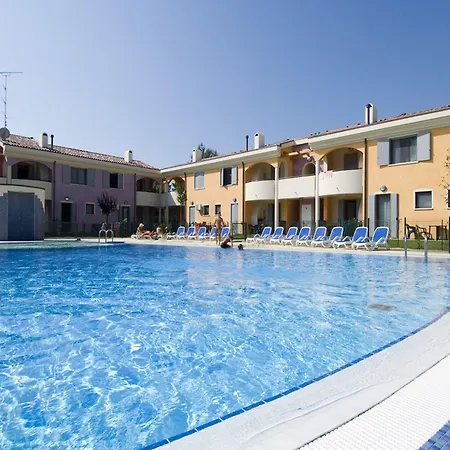 Daire Charming Flat With Swimming Pool