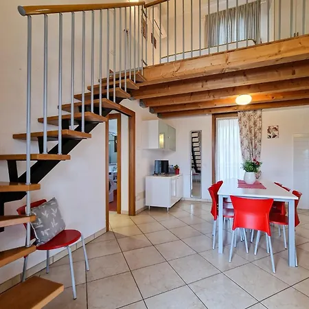 Charming Flat With Swimming Pool Διαμέρισμα