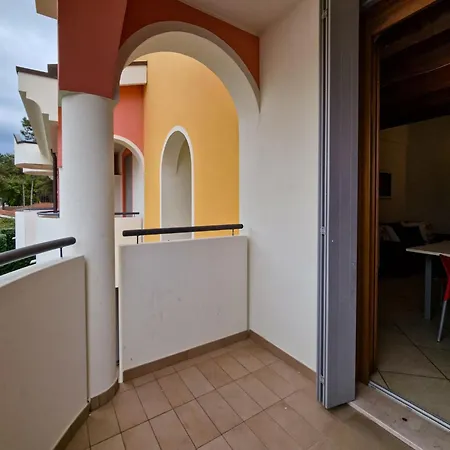 Charming Flat With Swimming Pool * Μπιμπιόνε