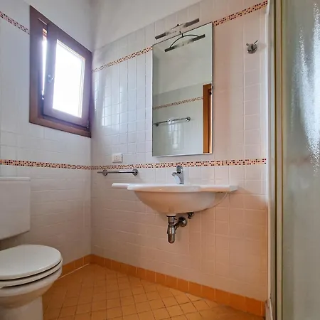 Charming Flat With Swimming Pool Μπιμπιόνε