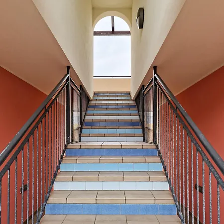 Διαμέρισμα Charming Flat With Swimming Pool *