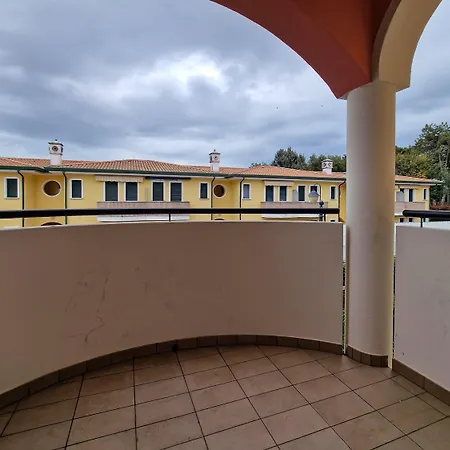 Charming Flat With Swimming Pool Διαμέρισμα